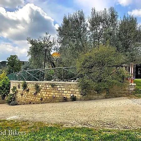 Bed And Bikers Bed & Breakfast Riano (Rome)