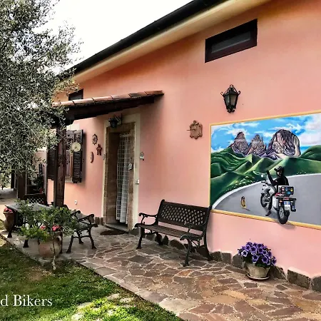 Bed And Bikers 3* Riano