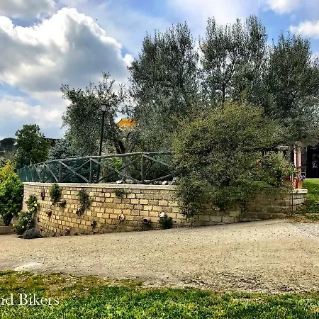 Bed & Breakfast Bed And Bikers Riano (Rome)